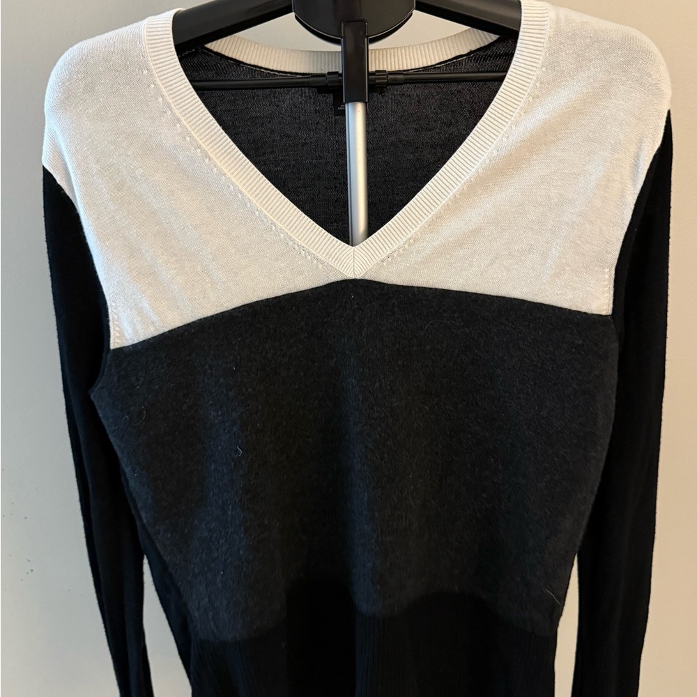 Trouvé Women’s Black, White & Charcoal V-Neck Sweater Large
